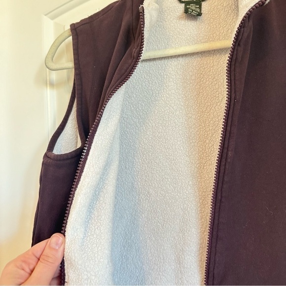 Eddie Bauer 100% cotton fleece lined purple vest warm cozy full zip side pockets - Picture 4 of 7